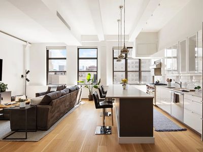 161 W 15th St APT 6C