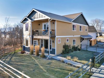 3015 Charleston Street