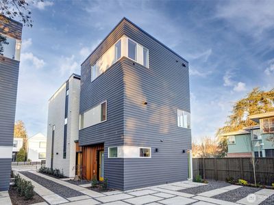 4409 B S Holly Street