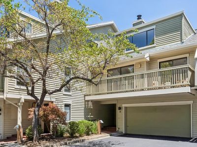 11 Eucalyptus Knoll Street