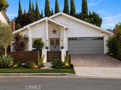 31142 Calle Entradero