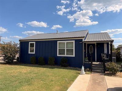 801 W College Ave
