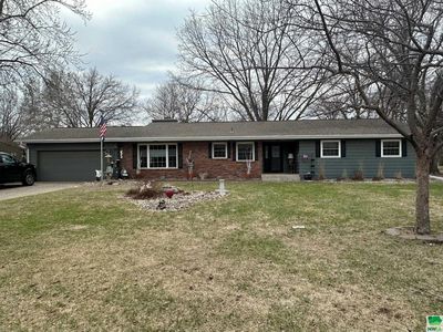 1321 Country Club Dr