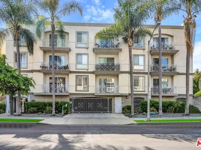 117 S Clark Dr APT 305