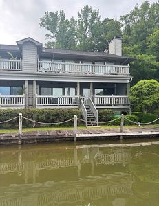 400 Farr Shores Dr APT 11D