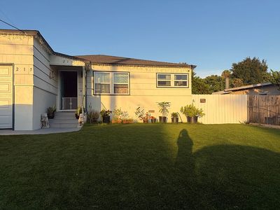 215 N R Ave