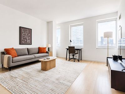 70 W 45th St #31D