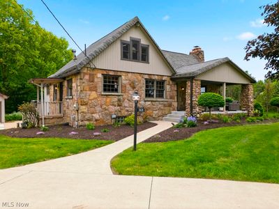 3828 Ravenna Ave NE