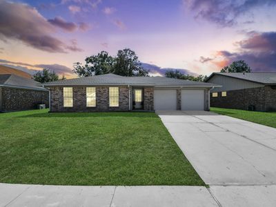 741 E Amherst Ln