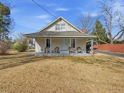 658 Church St