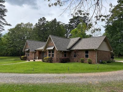 6211 N Kings Hwy