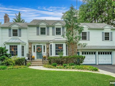 733 Lotus Ave