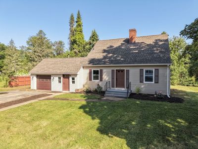 3 Maplelawn Dr
