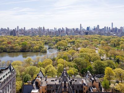 15 W 72nd St APT 35D