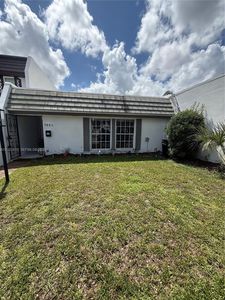 7443 Twin Sabal Dr