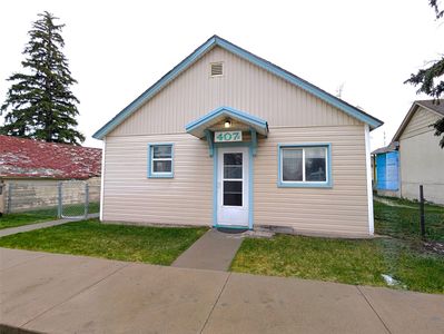 407 W Riggs St