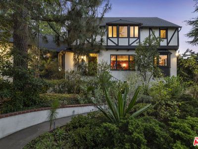 2489 Moreno Dr