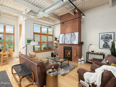 231 Robinson St Unit 320