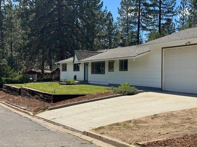 117 E Loyalton Ave