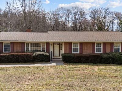1022 Pine Knolls Rd