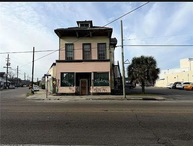 1502 Saint Bernard Ave