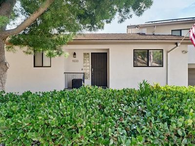 1033 Loma Portal Dr