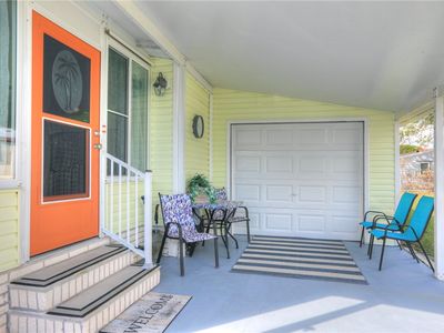 711 Amaryllis Dr