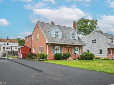 859 Wyndom Ter