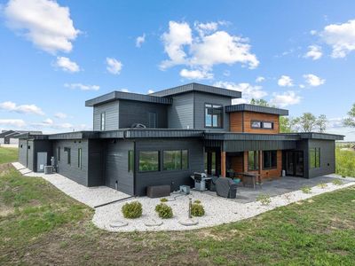 3920 Grayson Dr