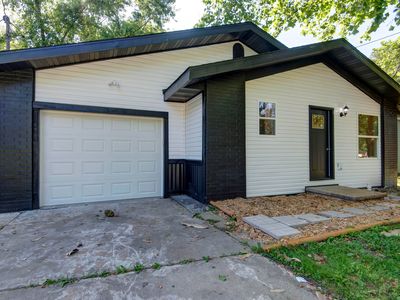 1830 N Hillcrest Avenue