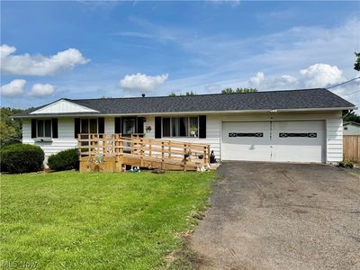 360 Trump Ave NE
