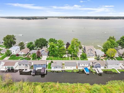 8267 E Highland View Dr