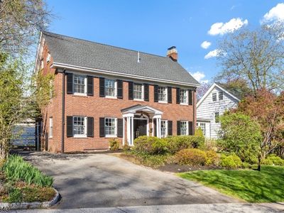 295 Western Dr South