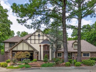 600 Brookhollow Ct