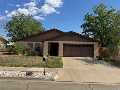 831 Agate Rd
