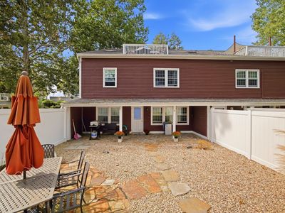 62 Main St #6-2