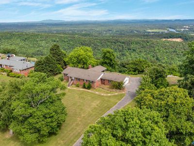 1131 Bellevue Dr