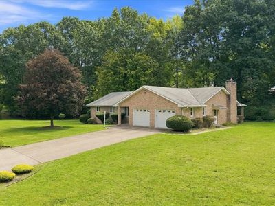 104 Oakcrest Dr