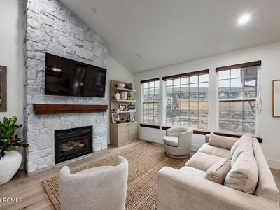 618 N Haystack Mountain Dr