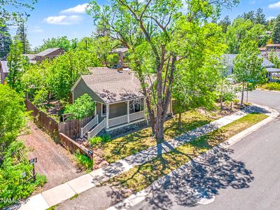 725 W Summit Ave