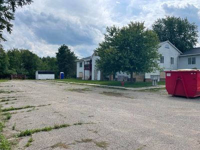 323 E Bell St APT 101