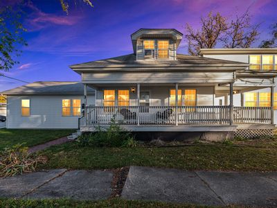 Property at 33 E Bernhard Ave, Hazel Park, MI