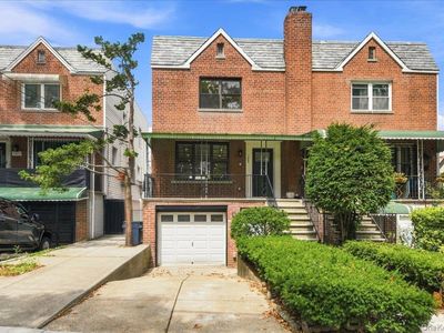 1463 Pelham Parkway N