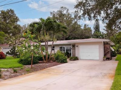 14668 Wildwood Dr