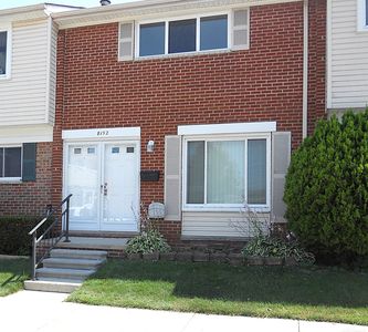 8192 Farnum Ave