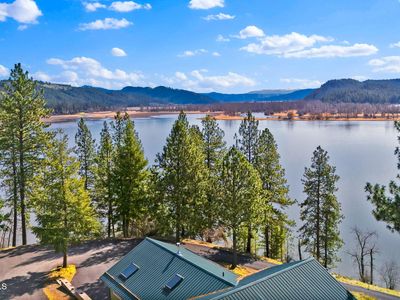 1611 Round Lake Rd