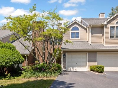 7 Lenox Ct