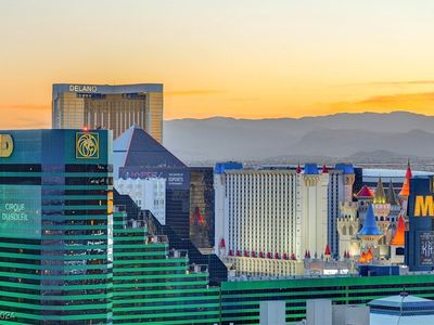 125 E Harmon Ave #2514 & 2516