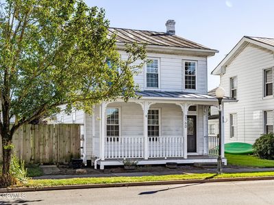 2160 Main St
