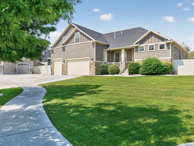 2673 S Ivy Cir
